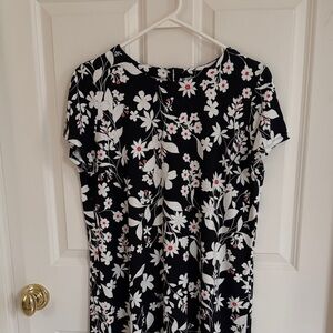 JJILL medium petite, black w/white flowers.